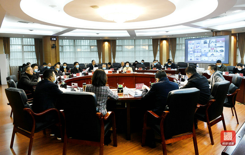 2021年12月14日，市政府第七次常务会  张莉 摄.jpg
