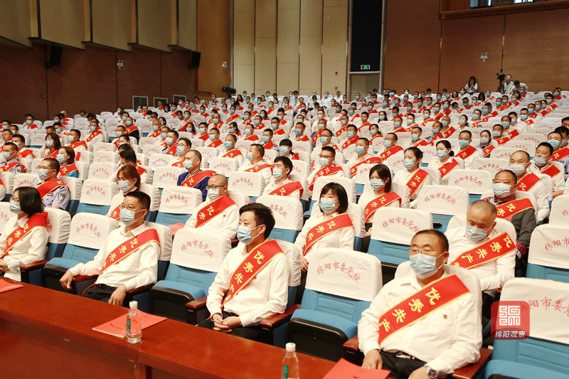 2021年6月29日 参会获奖代表（记者 赖杰 摄）.JPG