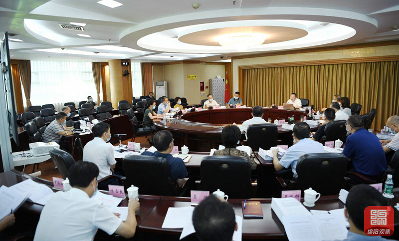 2021年8月4日，市政府第126次常务会    张莉 摄.jpg